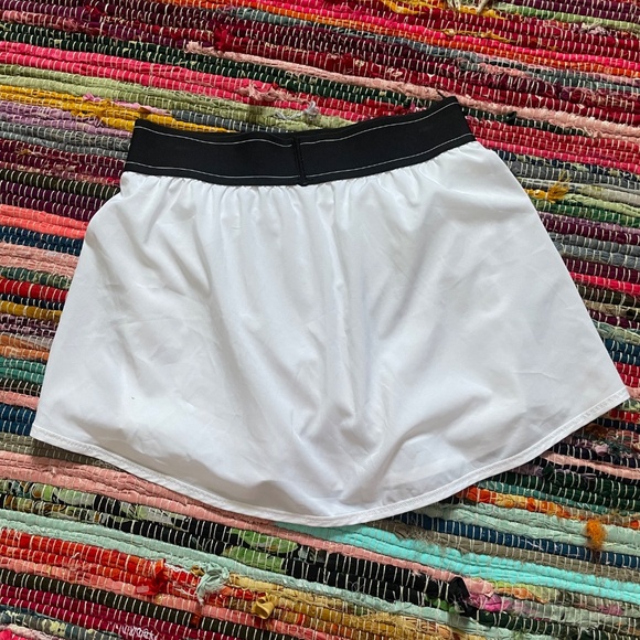 Alo Yoga Match Point Tennis Skirt — White, Size Small - Picture 6 of 7